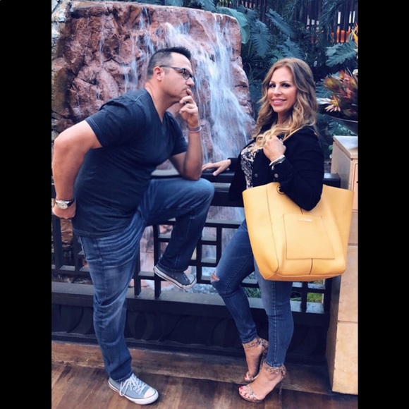 Meet your Posher, Angela - Picture 2 of 15